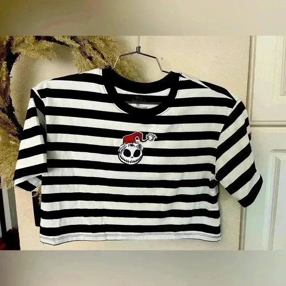 DISNEY NIGHTMARE CROP SIZE SMALL NEW NO TAGS - Picture 1 of 5